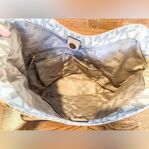 HPπ Micheal Kors Lily Large Vanilla MK Monogram Tote Shoulder Bag & Wallet - Picture 8 of 15